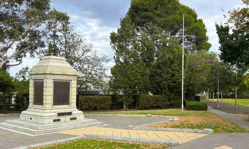 Sunbury Cenotaph war memorial